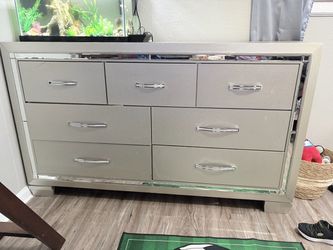 Drawer dresser