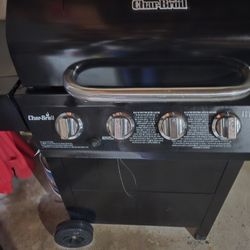 Char Broil Advantage Series Propane BBQ Grill 