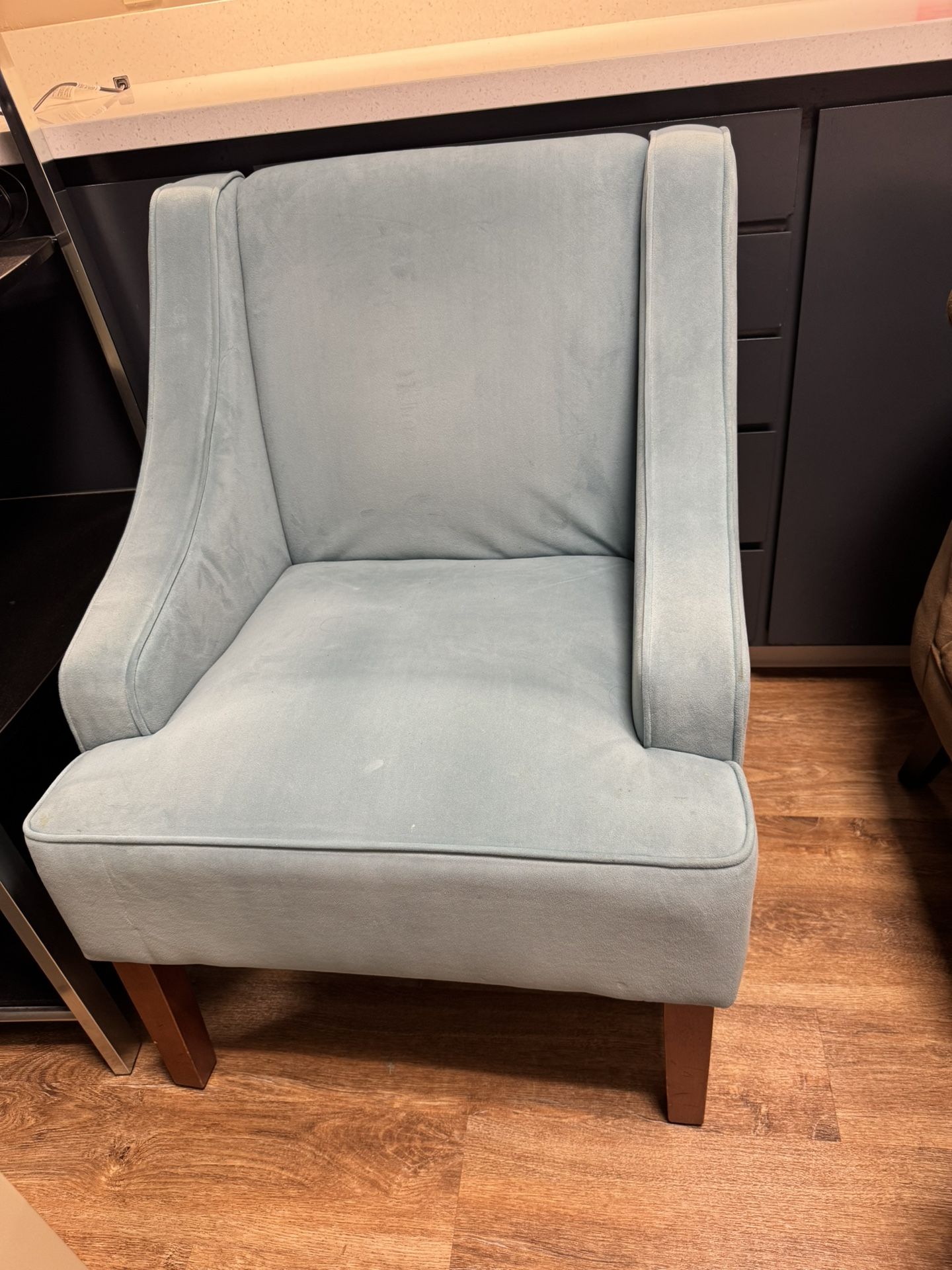 π Cozy Blue/Teal Accent Chair β $150 π