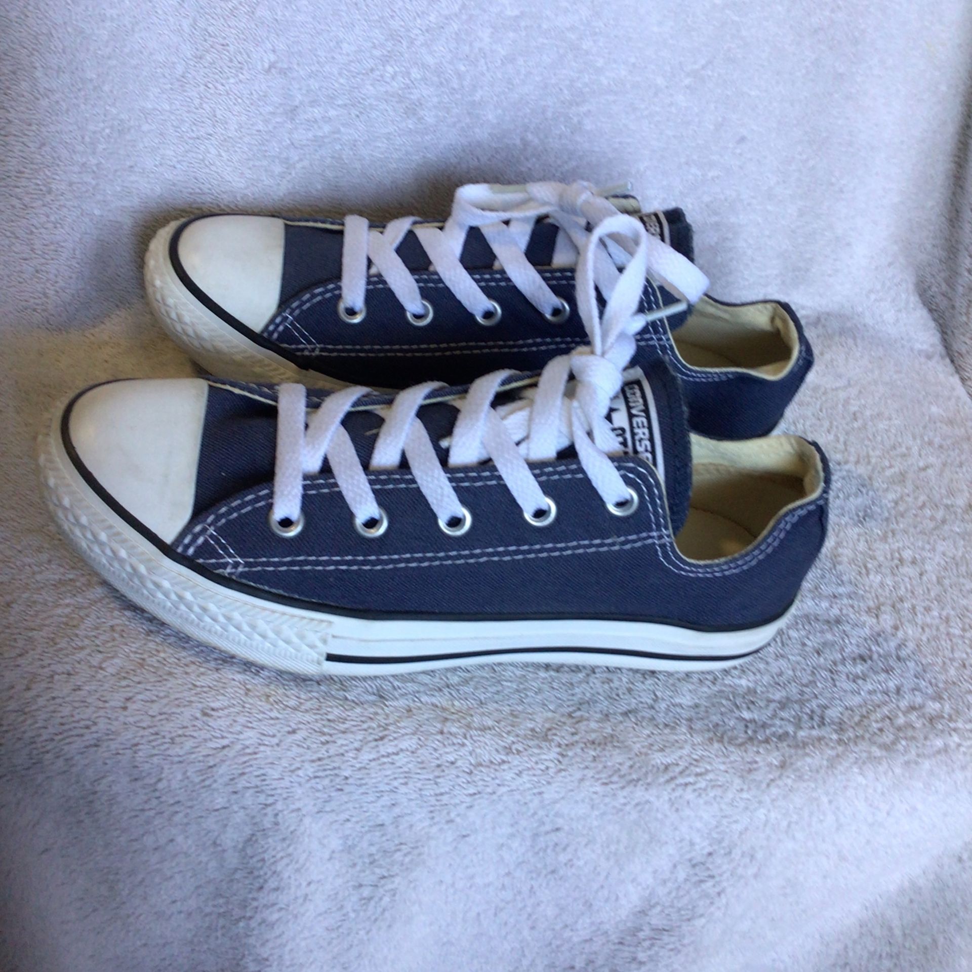 Converse Shoes Size US 3