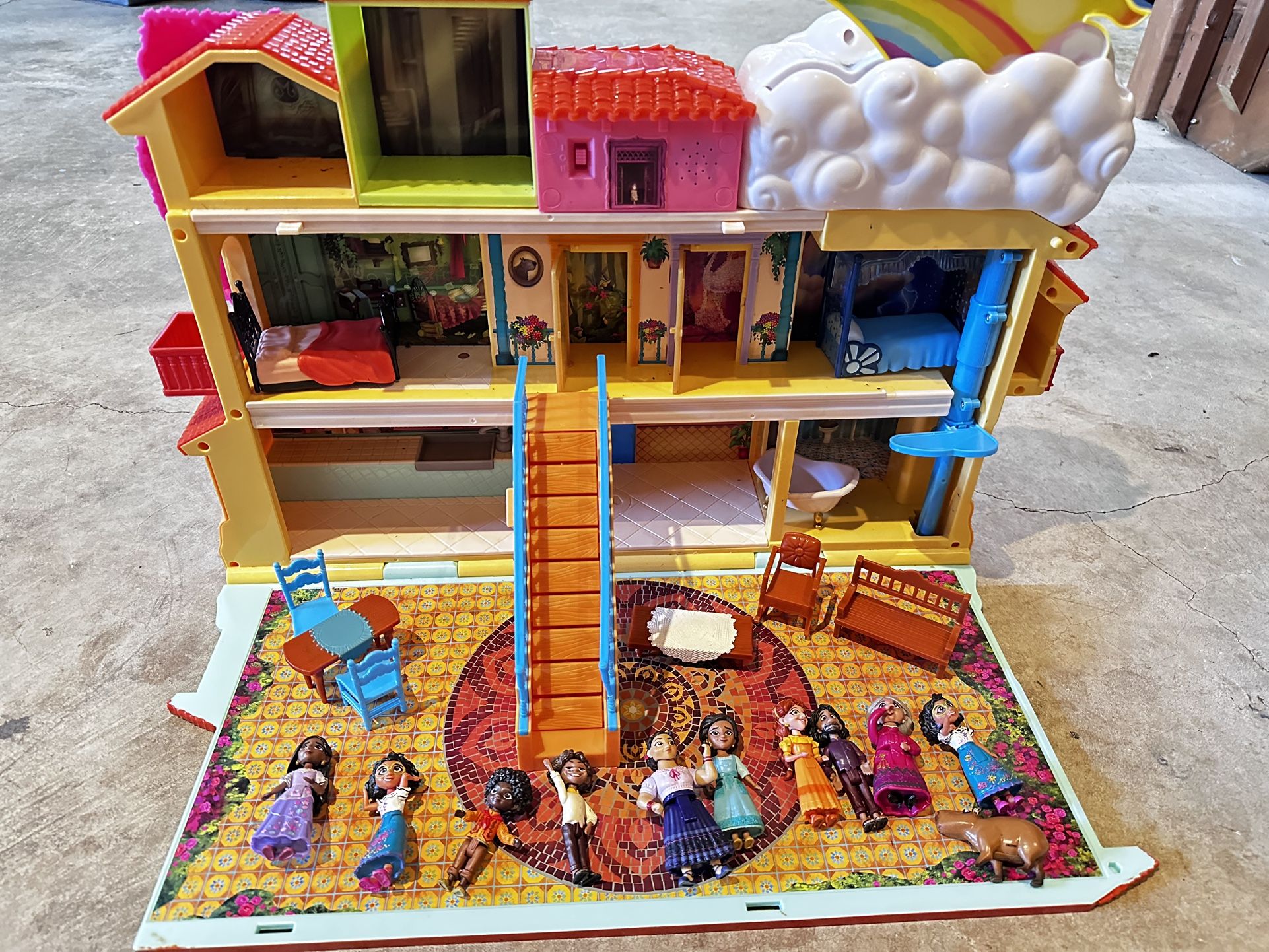 Encanto Castle With Extra Figures