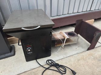Z grills smoker / hopper attachment