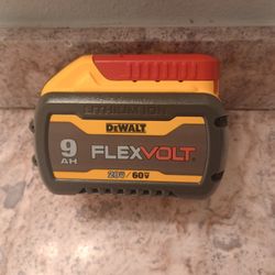 New Dewhalt 9Ah Flex Battery - Firm Price 