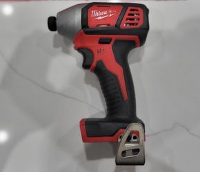 Milwaukee M18 18-Volt Lithium-Ion 1/4" Cordless Hex Impact Driver,