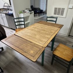 Table with 4 chairs 
