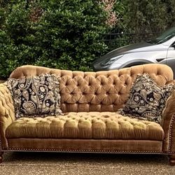 Brittany Loveseat