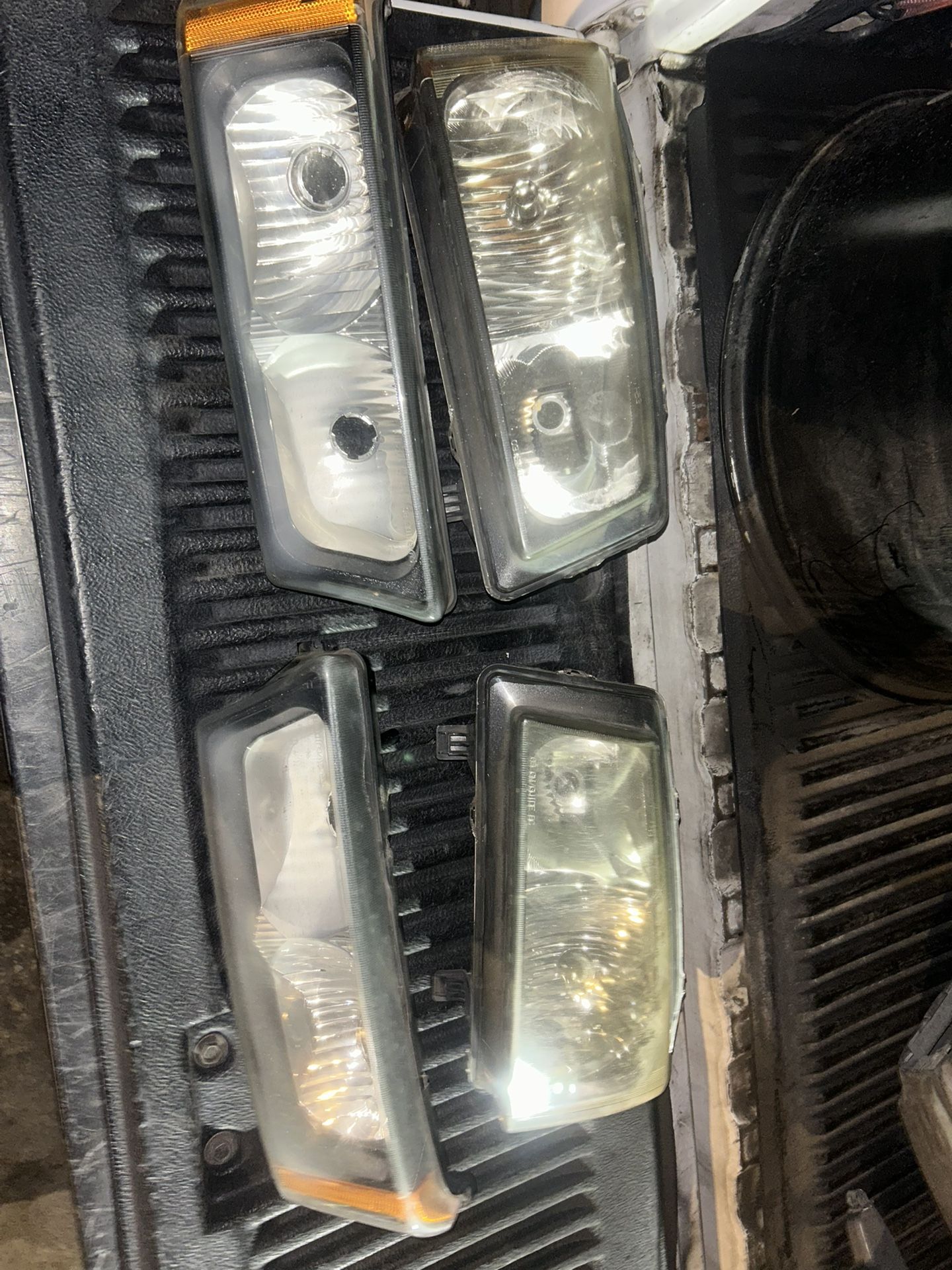 2003-2006 Silverado Headlights