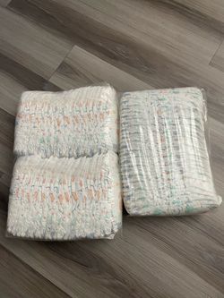 New diapers size 3 & 4