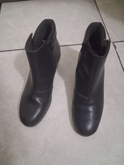 Black Leather Ankle Boots with Side Zipper