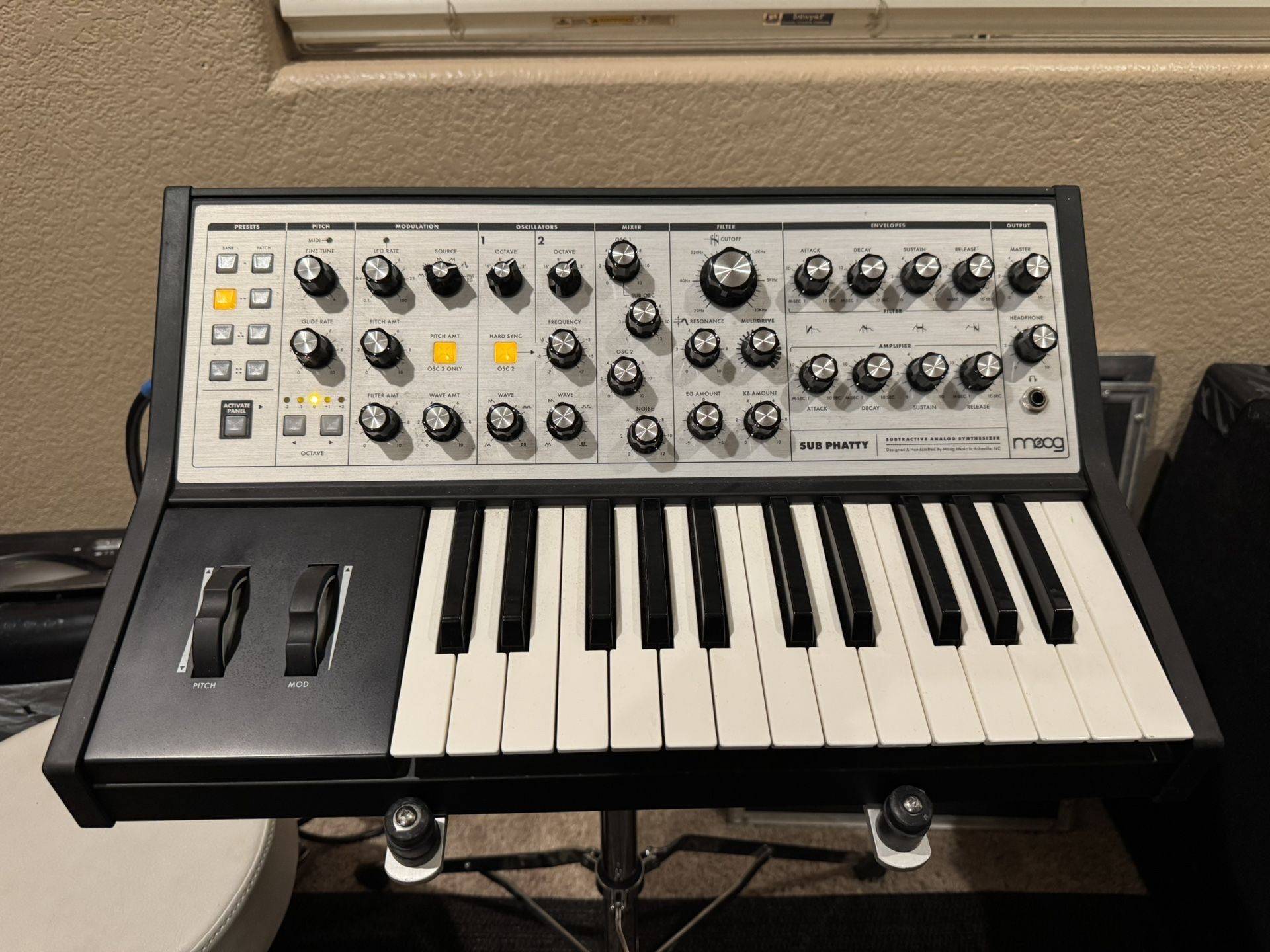 MOOG Sub Phatty 25-Key Analog Synthesizer