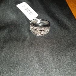 Women's Size 8 Ring