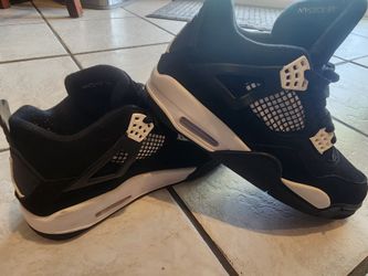 Jordan 4s White Thunder (REPLICA)