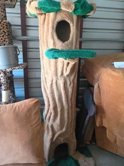 6 1/2 tall heavy Cat tree solid