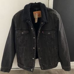 Levis Denim Jacket (Size M)