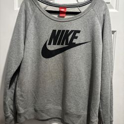 Women Nike Sweater Size L