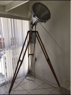Vintage Crouse-Hinds Company Nautical Light Lamp Tripod MVB16