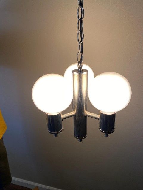 VINTAGE '60's MID-CENTURY MODERN ATOMIC - TRIPLE GLOBE HANGING LAMP.