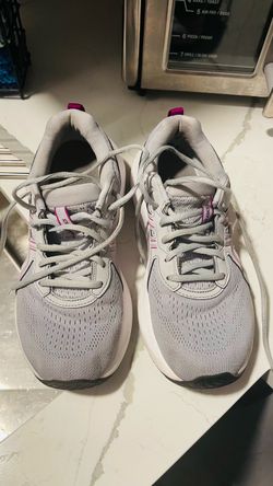 Acics Woman’s 8 1/2