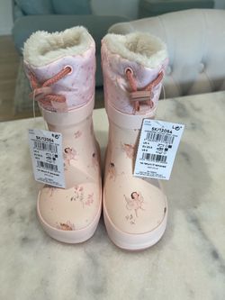 Snow and rain boots