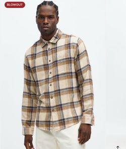Tan and beige plaid button-up shirt #plaid #buttonup #MEDIUM