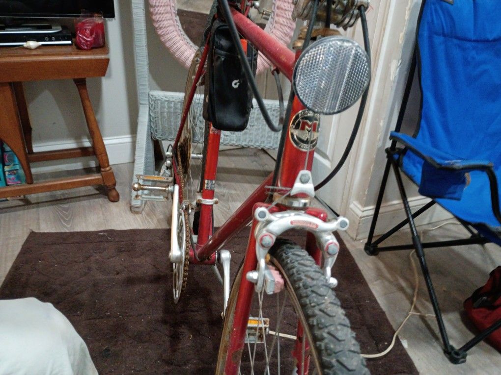 MOTOBECANE ROAD BICYCLE
