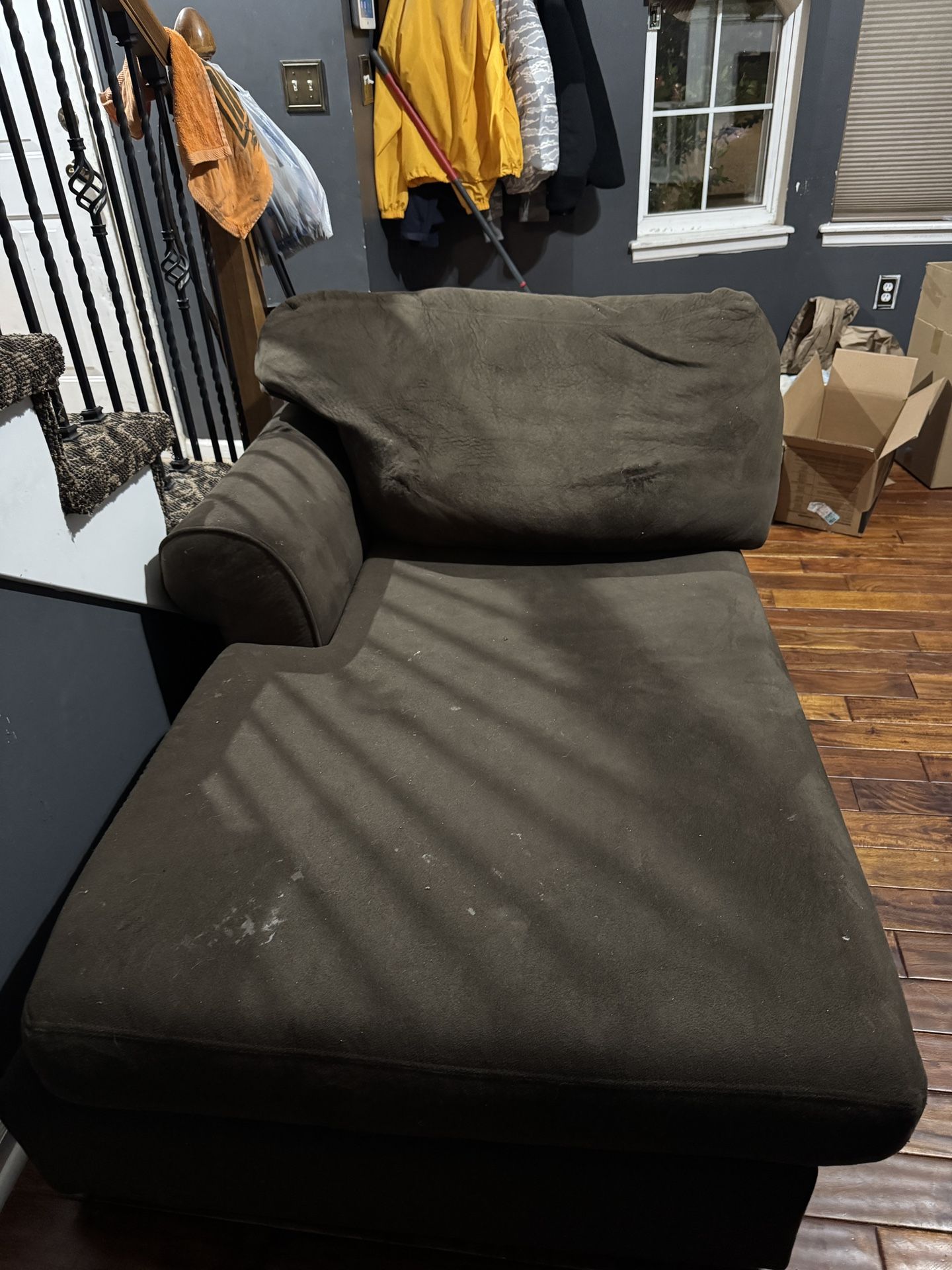 Brown Chaise - Free