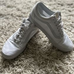 Van’s White Sneakers 