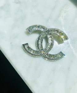 Pin beautiful , brooch with crystal baguette rhinestones , broche con piedras de cristal Súper elegante Pin beautiful , brooch with crystal baguette