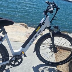 Kornorge  C7  E Bike   Step Over Easy To Get In And Out For Seniors. Has Thin White Walls That Glow In The Night. Have Mirrors  And Flassing Red Light