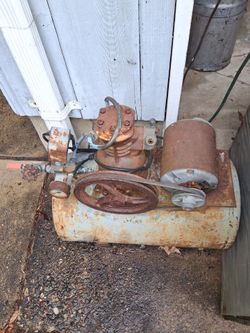 Vintage Belt-Drive Air Compressor with Tank