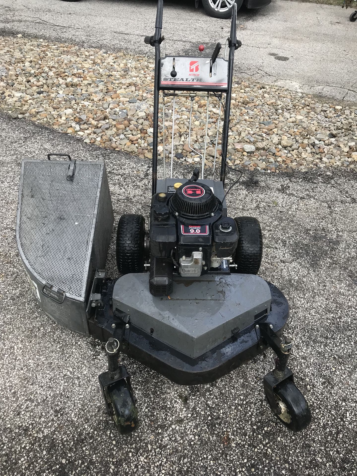 Sutech stealth 33” walk behind mower with catcher