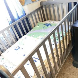 Baby Crib, Color Gray