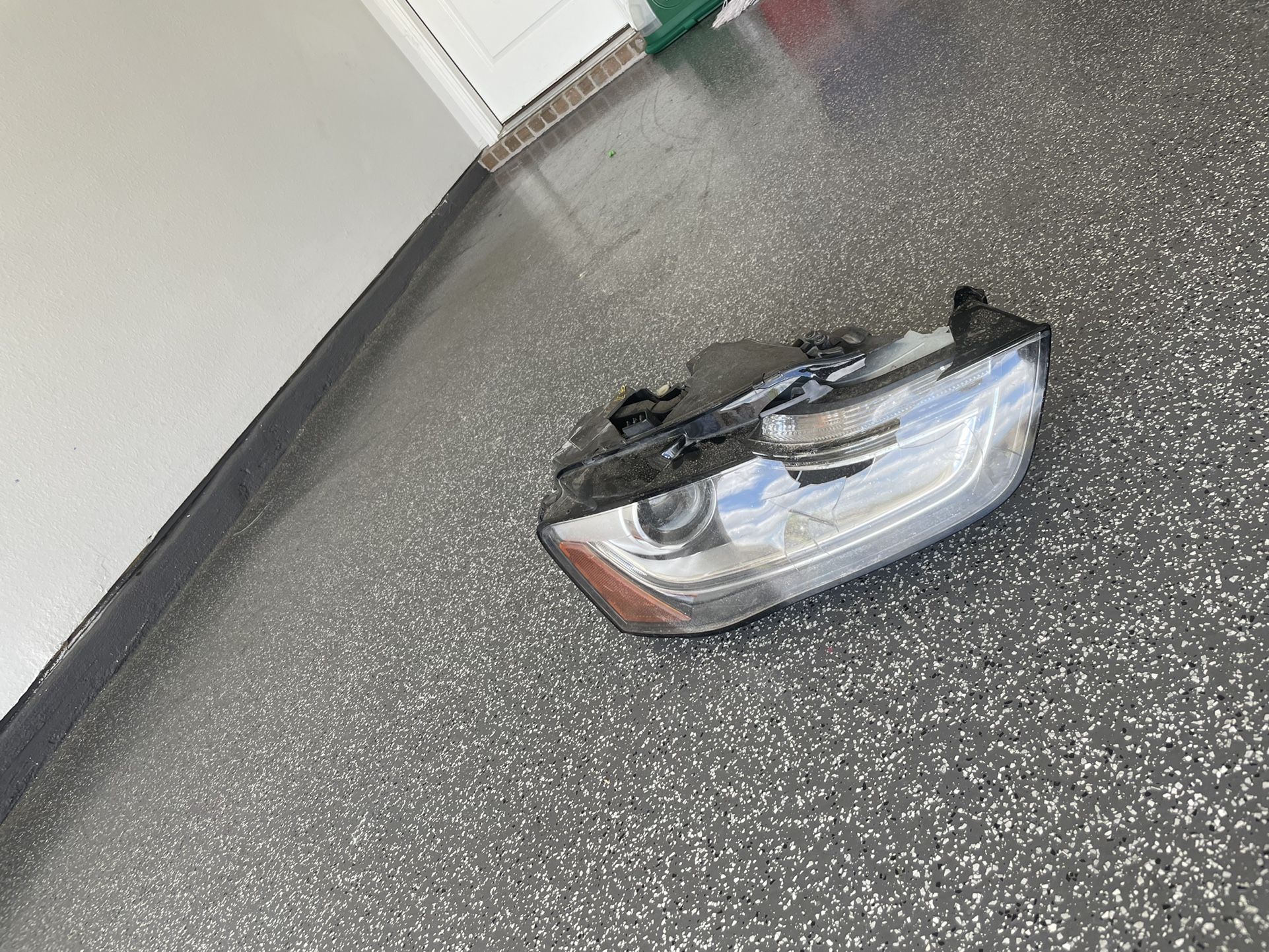 14 Headlight Audi A4