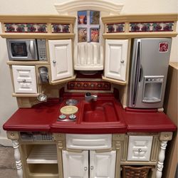 Step 2 pretend kitchen
