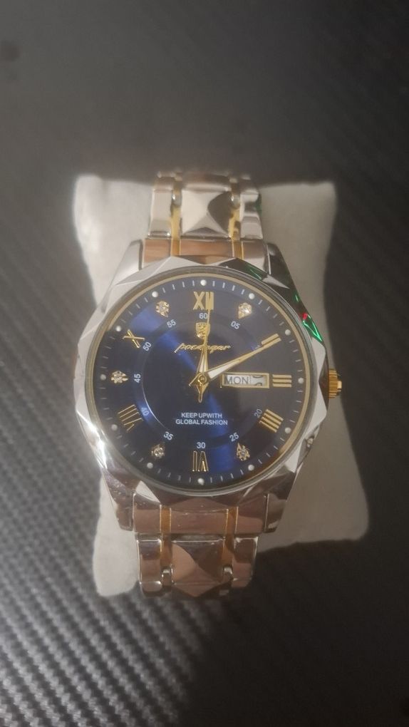Poedagar Watch
