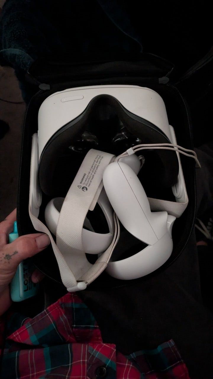 Meta Quest 2 VR Kit