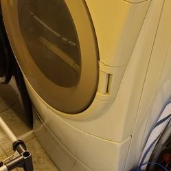 Whirlpool Big Load Gas  Dryer With Drawer Base