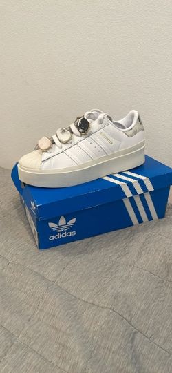 Adidas Superstar Size 7 Women’s