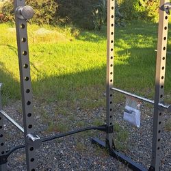 LIKE NEW WEIGHT SET CAGE BENCH