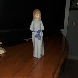 1982 Vintage Nao Figurine 