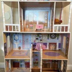 Large Doll House