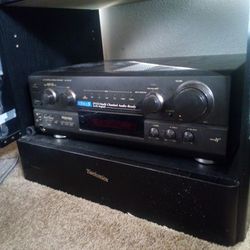 Technics SA-AX730  A/V Home Stereo Receiver Plus  Matching 5 Disc CD Changer (Complimentary) 