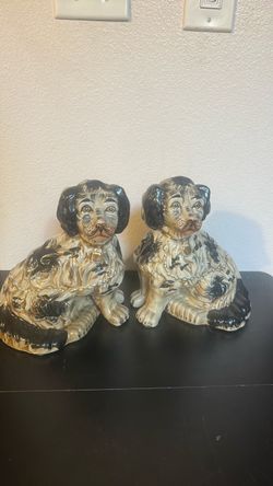 Pair of Staffordshire Style Ceramic Spaniel Dog Figurines vintage piece