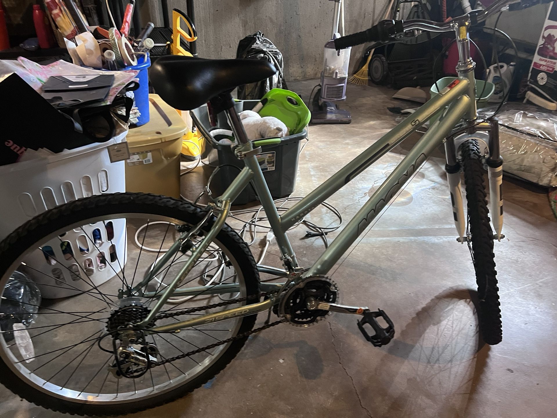 Magna Great Divide Hard tail 26”