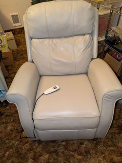 Power lift recliner.