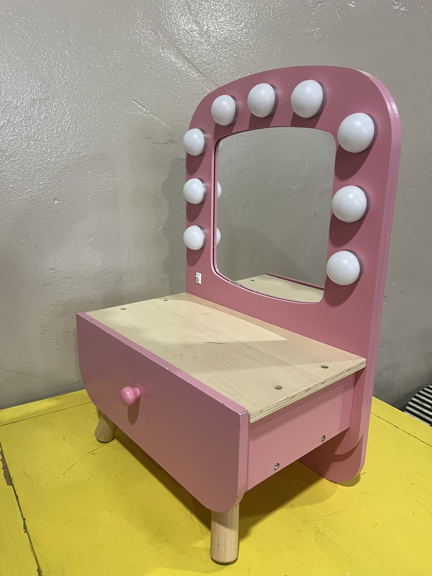 Little Girls Vanity