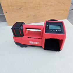 Milwaukee 18V Inflator 