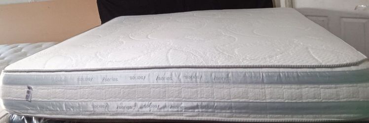 King Size Mattress (Colchón King Size)
