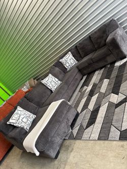 Ashley furniture U Sectional sofa couch (DELIVERY AVAILABLE)