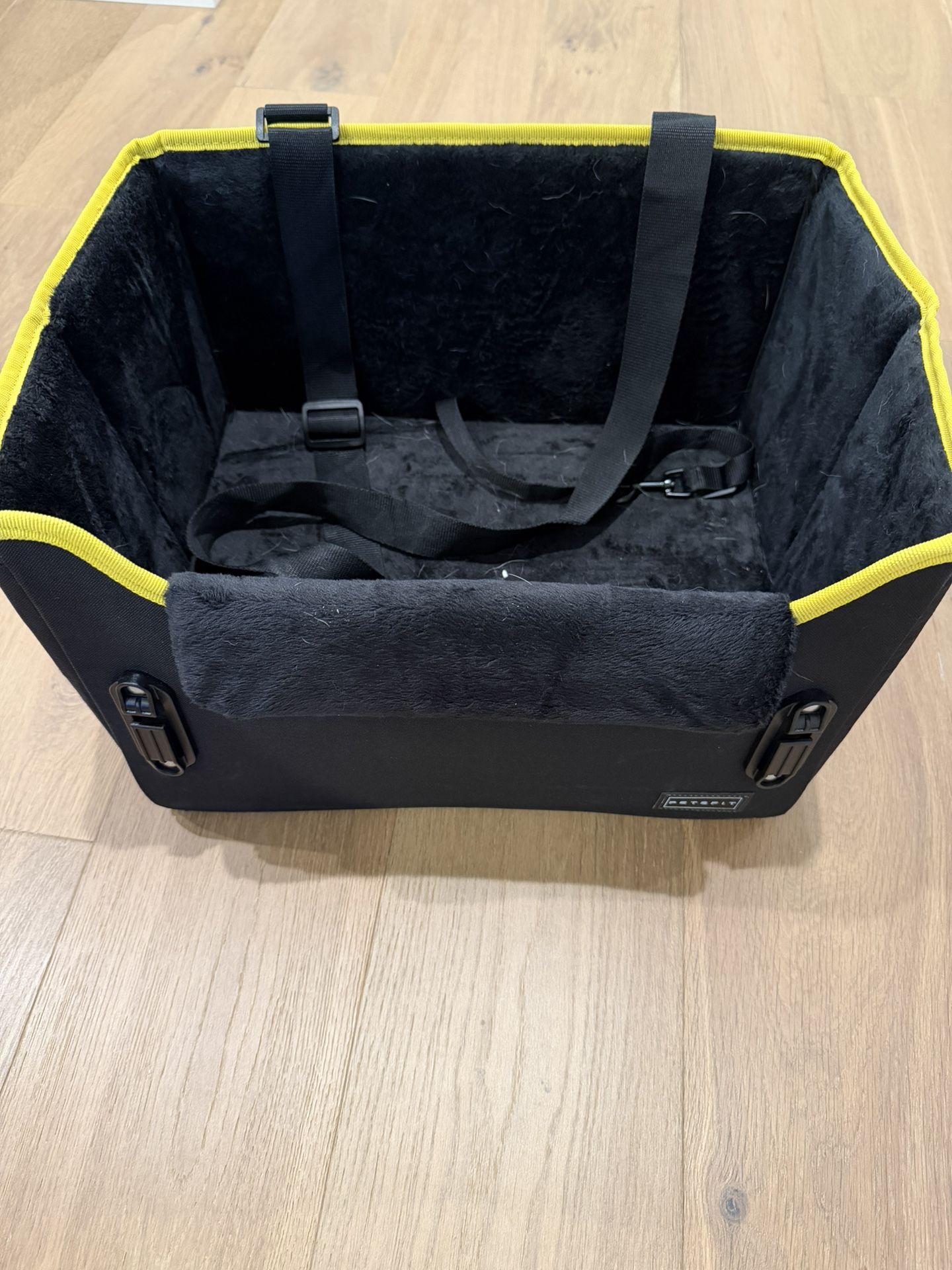 New - PETSFIT Dog Booster or Car Seats for small or Medium Sized Dogs